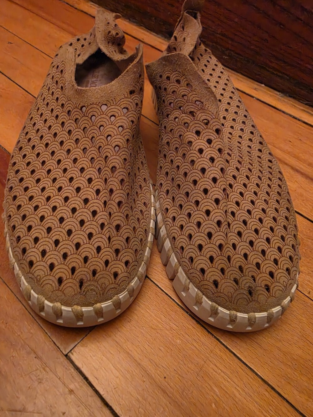 Ilse Jacobsen Tulip 139 Taupe Laser Cut Slip On Shoes EU 38 US 8